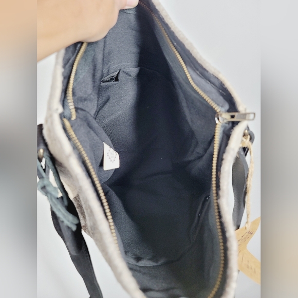 NWT MZ Geometric Patterned Black and Gray Shoulder Bag - Picture 6 of 6